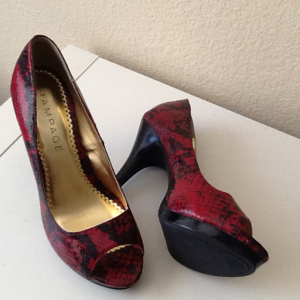 Rampage "Gracee" Red Faux Snakeskin Heels, Size 7